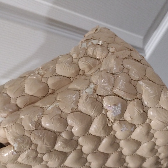 Samantha Vega Handbag Purse Quilted Hearts, Women's Fashion Bag, 13.5 x13.5x5.5" - Picture 7 of 12